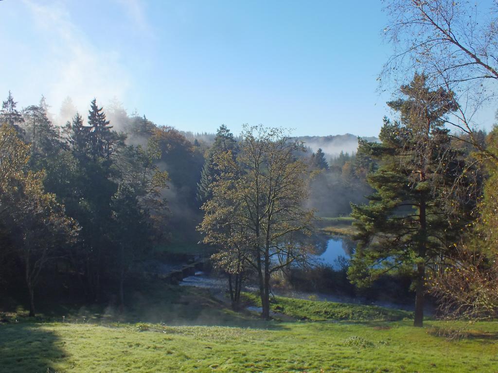 Les Grillons Du Morvan Montsauche-les-Settons Exterior foto